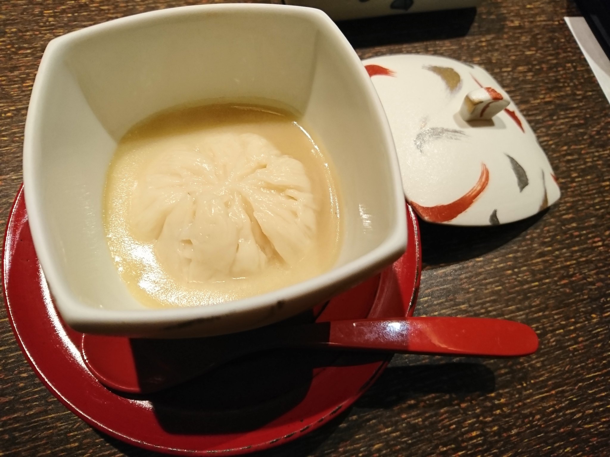 百合根と胡麻豆腐茶巾をオニオンブルーテと共に 百合根と胡麻豆腐茶巾をオニオンブルーテと共に