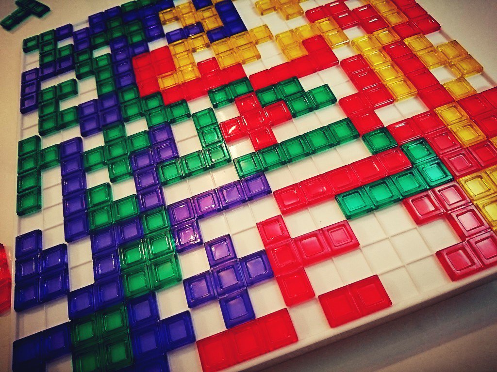 ひさびさに子どもと Blokus やった(*´ω`*) ひさびさに子どもと Blokus やった(*´ω`*)