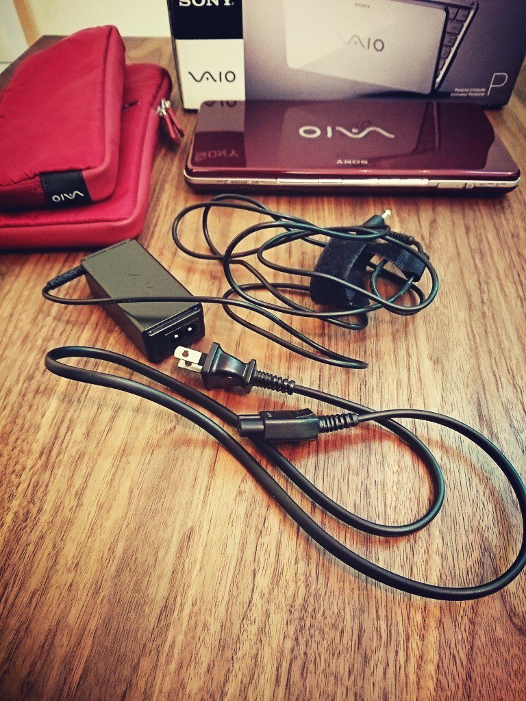 VAIO type P の AC アダプターやっと見つけた(・_・;) これで充電できるー VAIO type P の AC アダプターやっと見つけた(・_・;) これで充電できるー