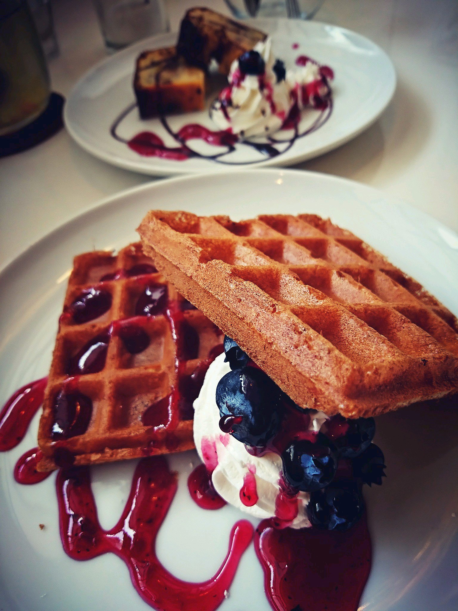 ブルーベリーワッフル (@ Cafe BERGEN in 春日井, 愛知) ブルーベリーワッフル (@ Cafe BERGEN in 春日井, 愛知)