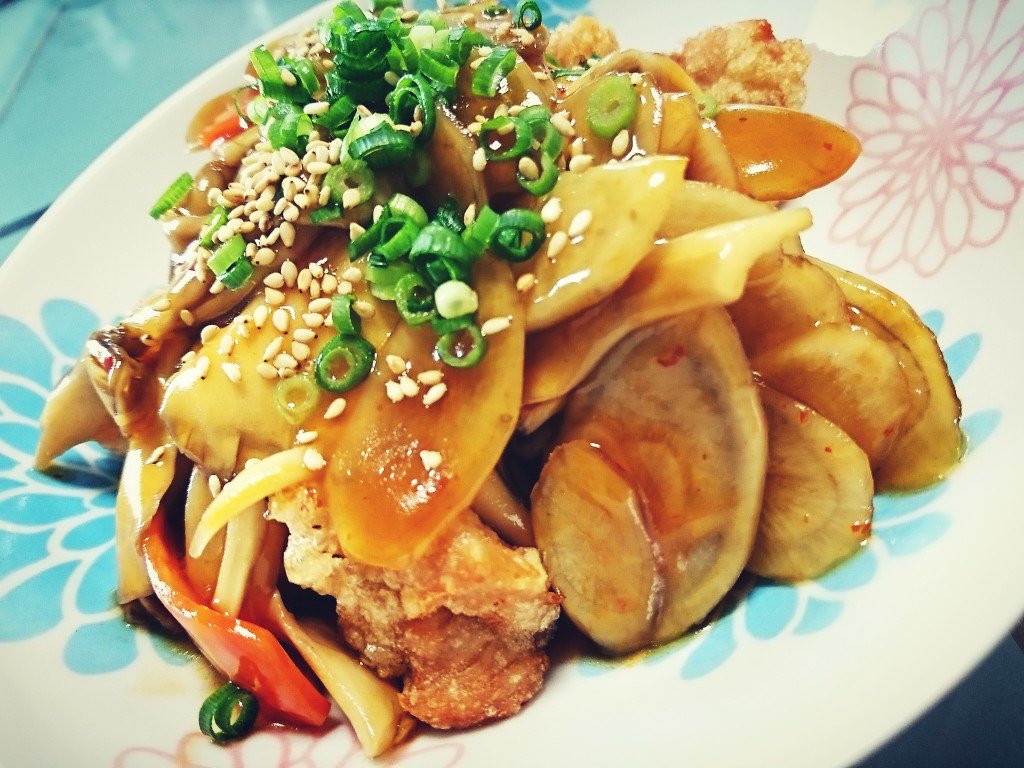 鶏からあげ牛蒡乗せ甘辛ソースかけ (゚д゚)ウマー 鶏からあげ牛蒡乗せ甘辛ソースかけ (゚д゚)ウマー