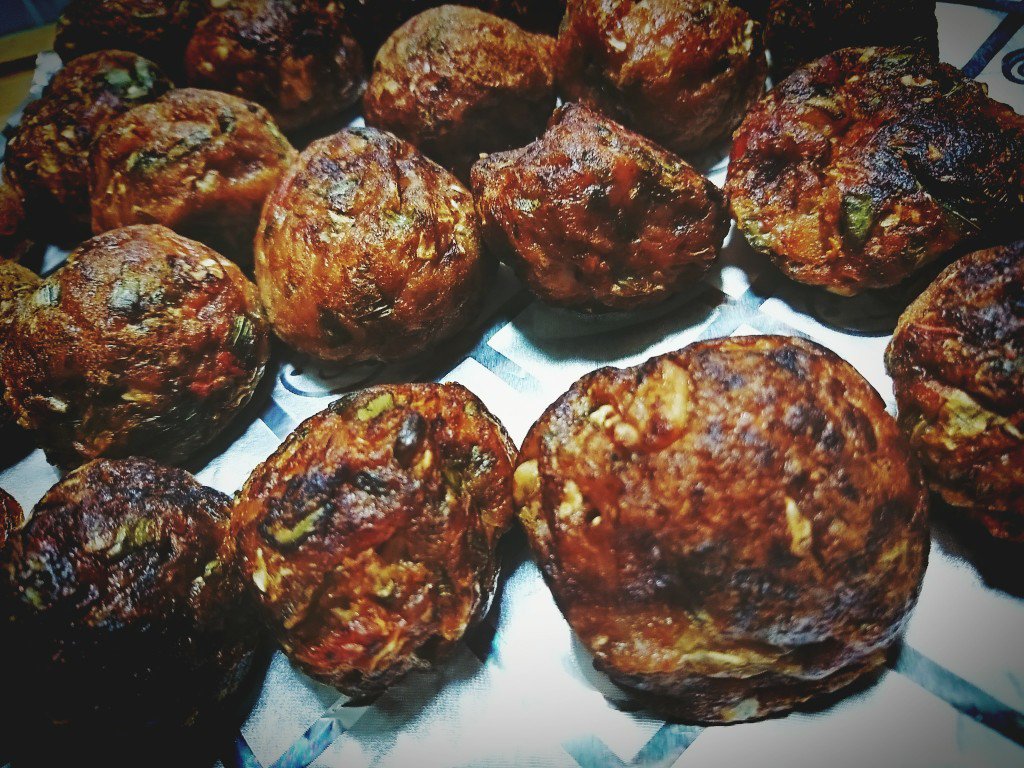唐辛子入り たこ焼き (゚д゚)ウマー 🐙🐙 唐辛子入り たこ焼き (゚д゚)ウマー 🐙🐙