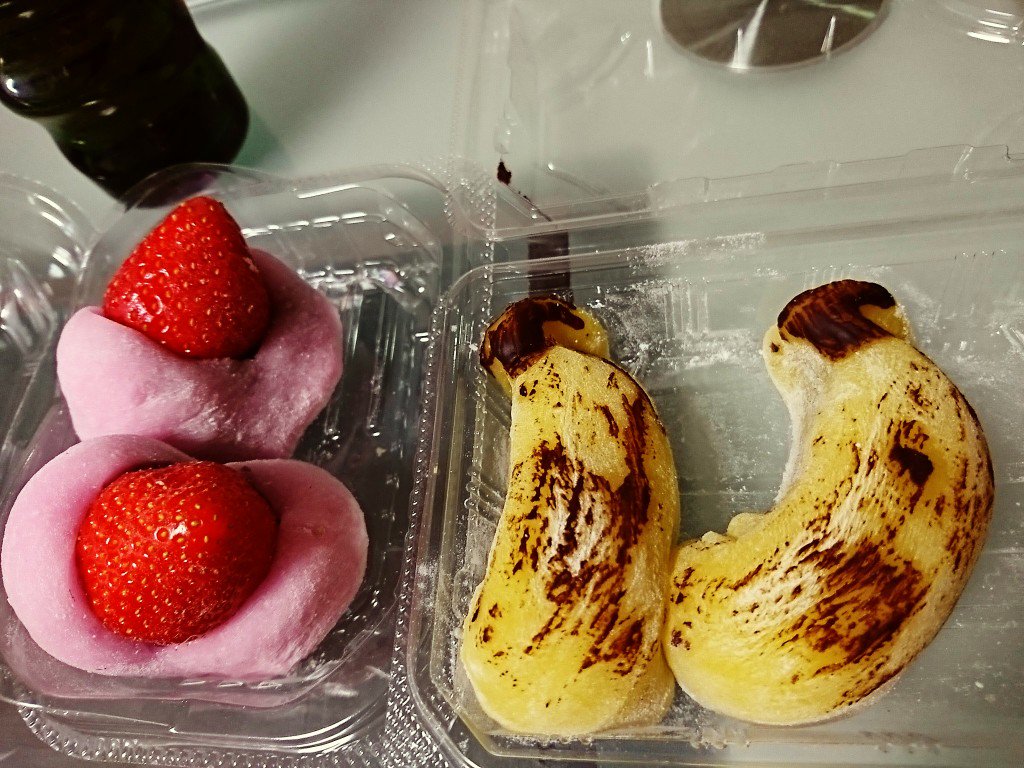 柿安 口福堂 バナナ大福 (生チョコ) & まるごといちご大福 (つぶあん) 柿安 口福堂 バナナ大福 (生チョコ) & まるごといちご大福 (つぶあん)