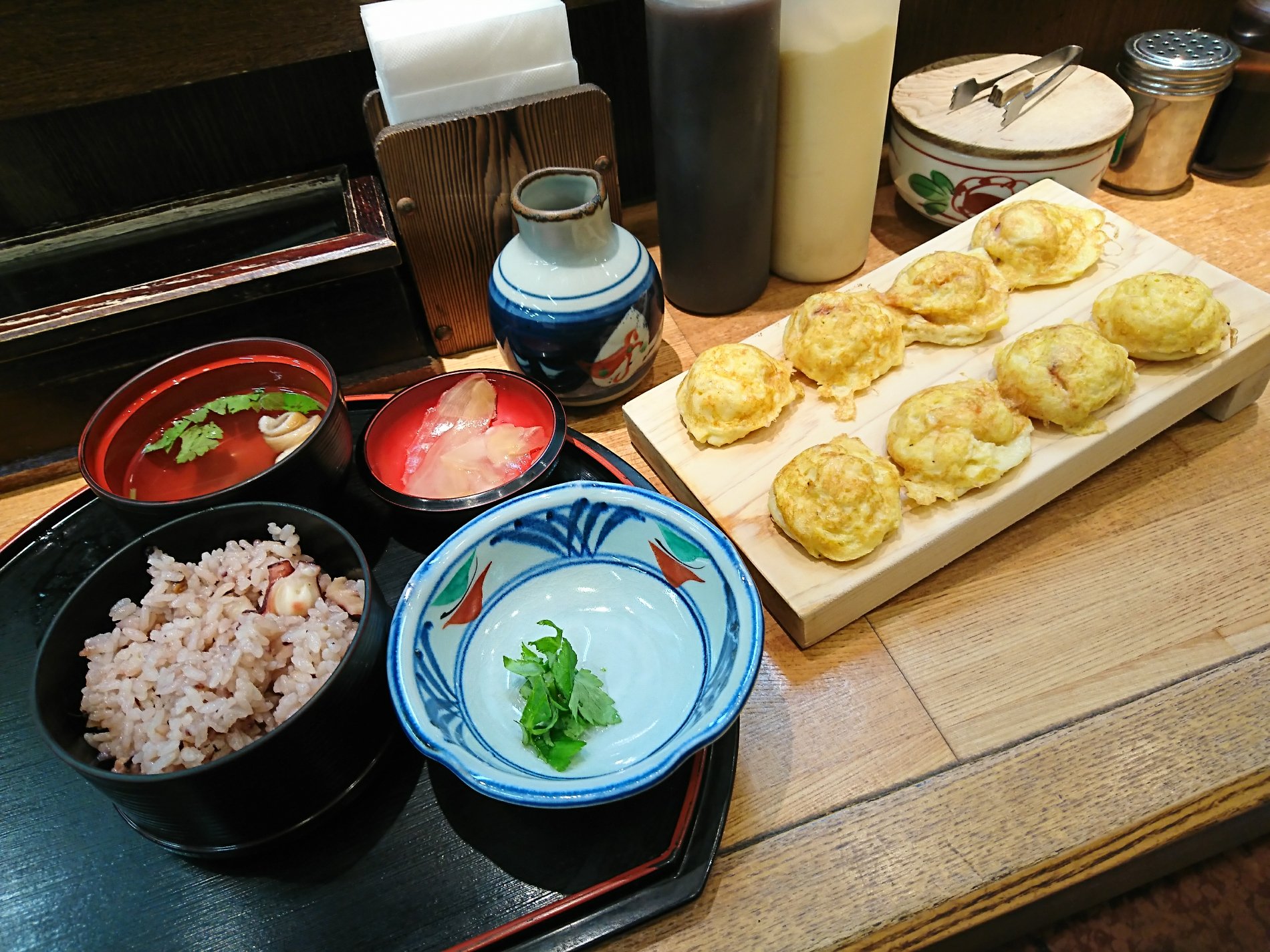 明石焼と多幸めしのセット (@ 道頓堀くくる 小牧店 in 小牧市, 愛知県) 明石焼と多幸めしのセット (@ 道頓堀くくる 小牧店 in 小牧市, 愛知県)