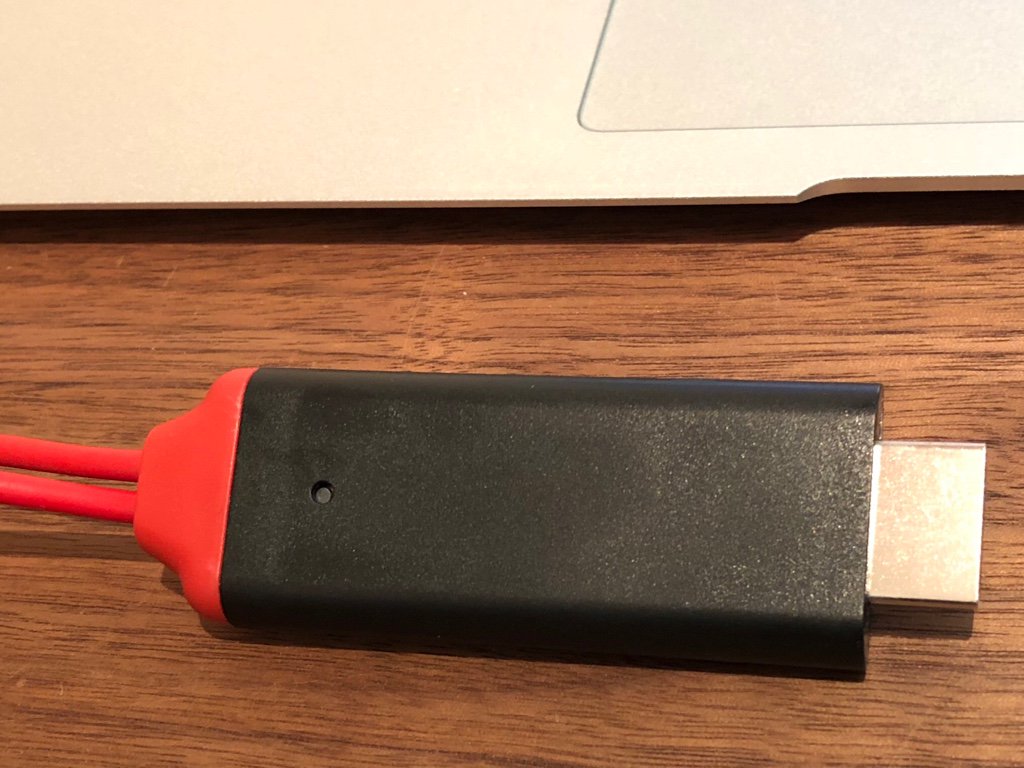 VOOPII Lightning to HDMI変換アダプタ WKP-378。ファームウェアのアップデート方法が説明書にもAmazonのページにも載っていないけど、この穴を押すことで HotSpot モードになってファームを更新できそう。 VOOPII Lightning to HDMI変換アダプタ WKP-378。ファームウェアのアップデート方法が説明書にもAmazonのページにも載っていないけど、この穴を押すことで HotSpot モードになってファームを更新できそう。