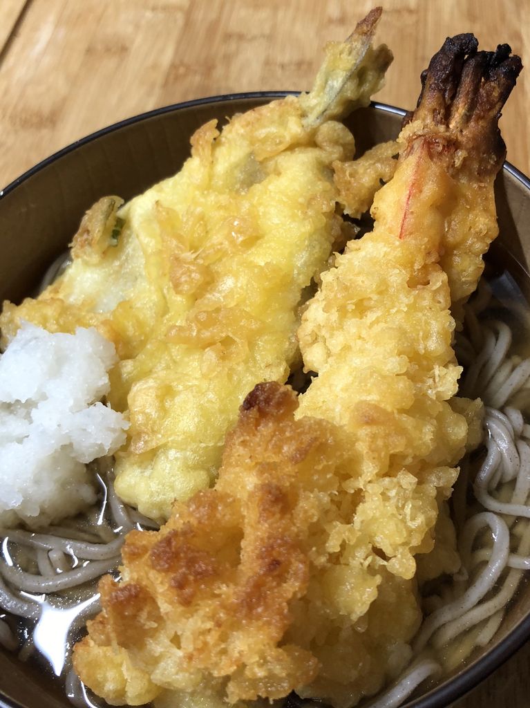 丸亀製麺で買ってきた天麩羅を乗せた年越し蕎麦 (゚д゚)ウマー 丸亀製麺で買ってきた天麩羅を乗せた年越し蕎麦 (゚д゚)ウマー