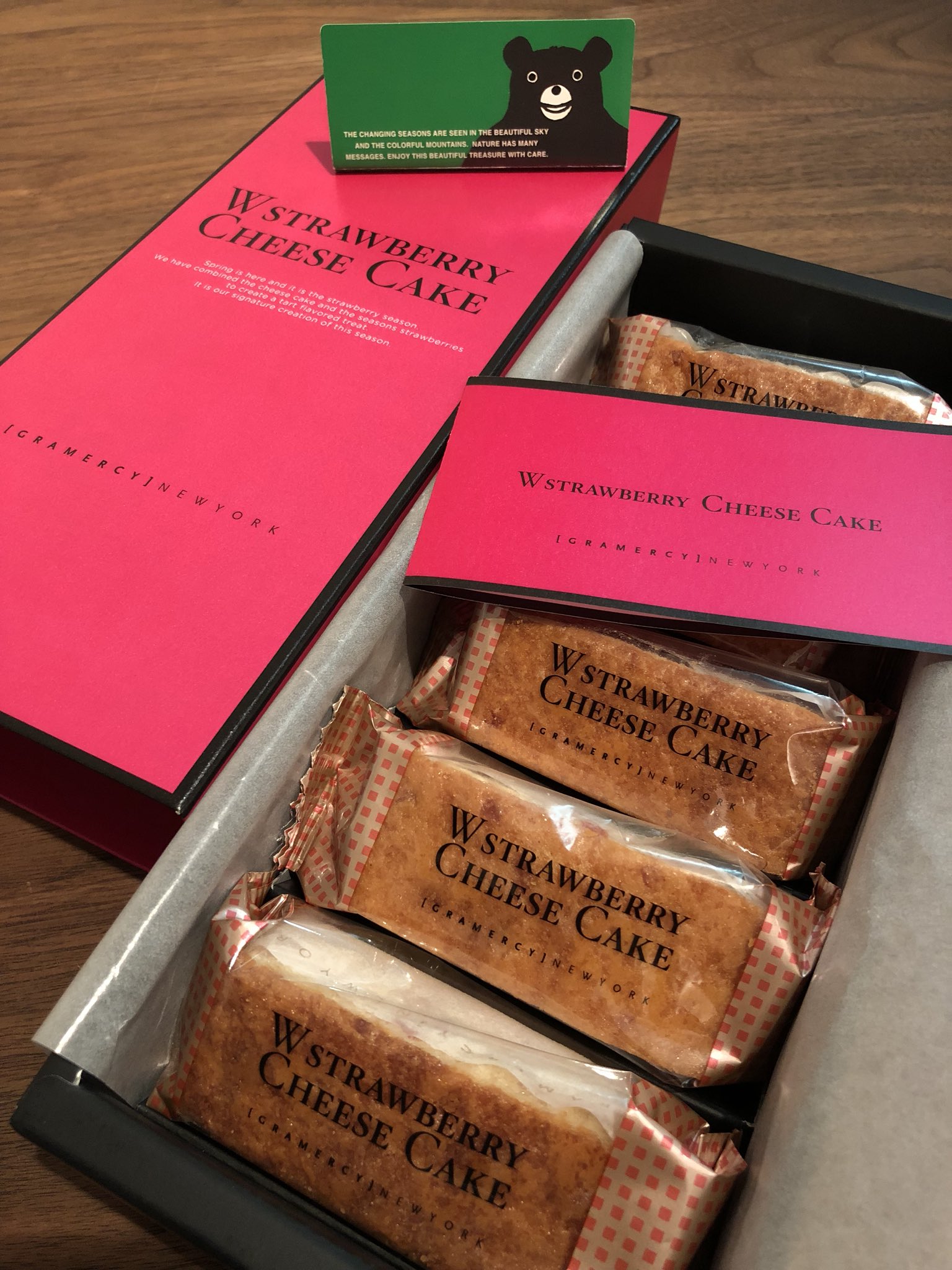 GRAMERCY NEWYORK W STRAWBERRY CHEESE CAKE GRAMERCY NEWYORK W STRAWBERRY CHEESE CAKE