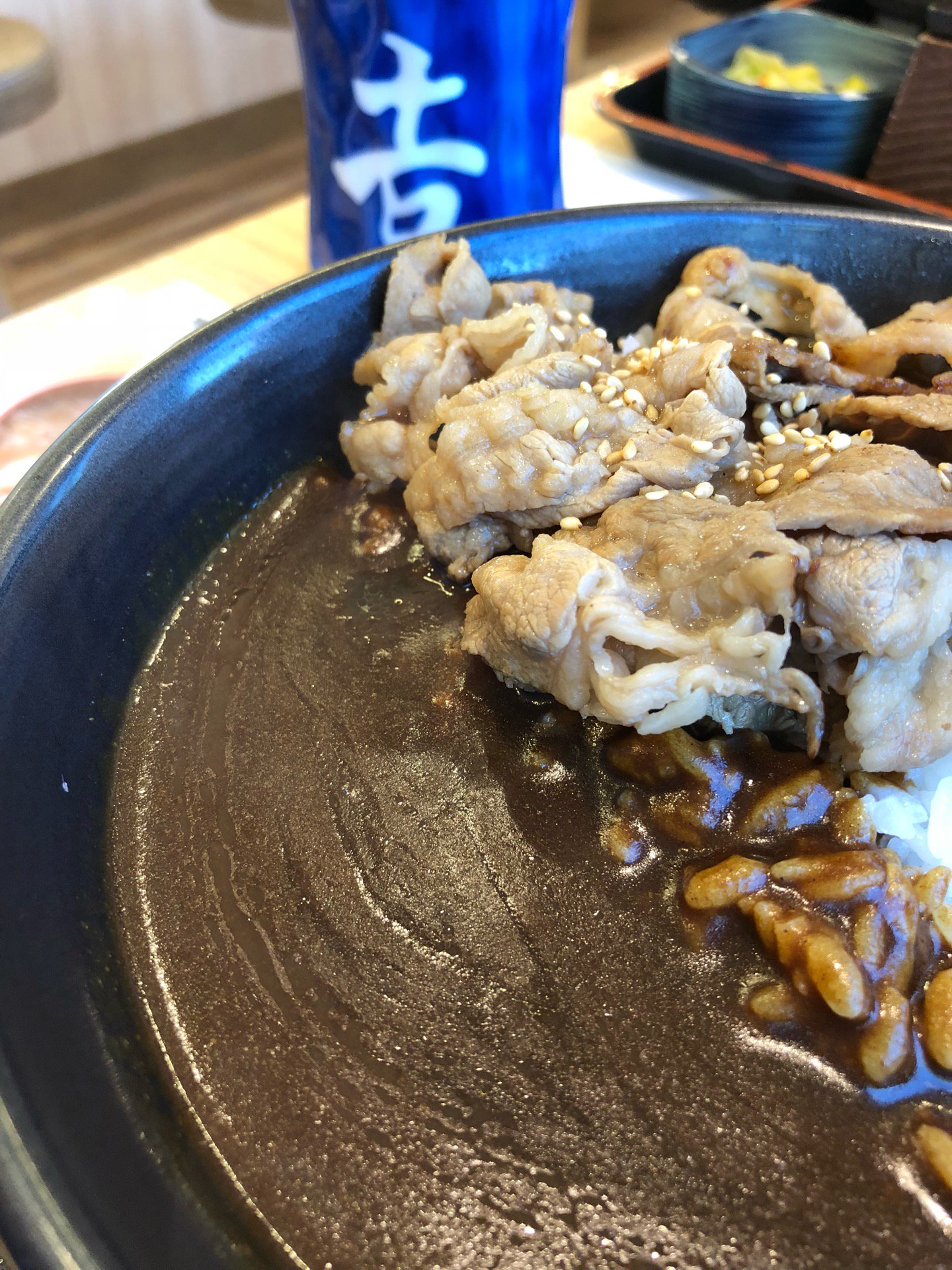 カルビ黒カレー。濃厚でスパイシー。 (@ 吉野家 41号線小牧店 in 小牧市, 愛知県) カルビ黒カレー。濃厚でスパイシー。 (@ 吉野家 41号線小牧店 in 小牧市, 愛知県)