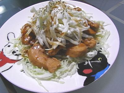 chicken and onion with soy sauce and mayonnaise