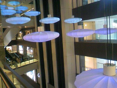 ミッドランドスクエアのクラゲ照明