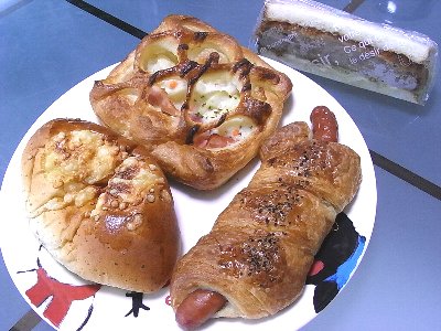 BAKERY panfreakのメンチカツサンドなど