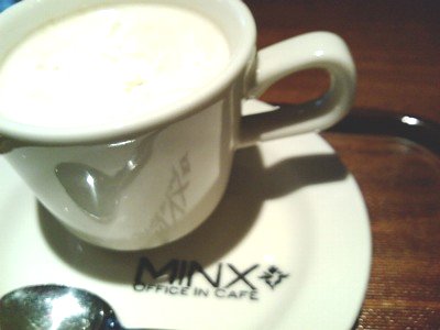 MINX: OFFICE IN CAFE